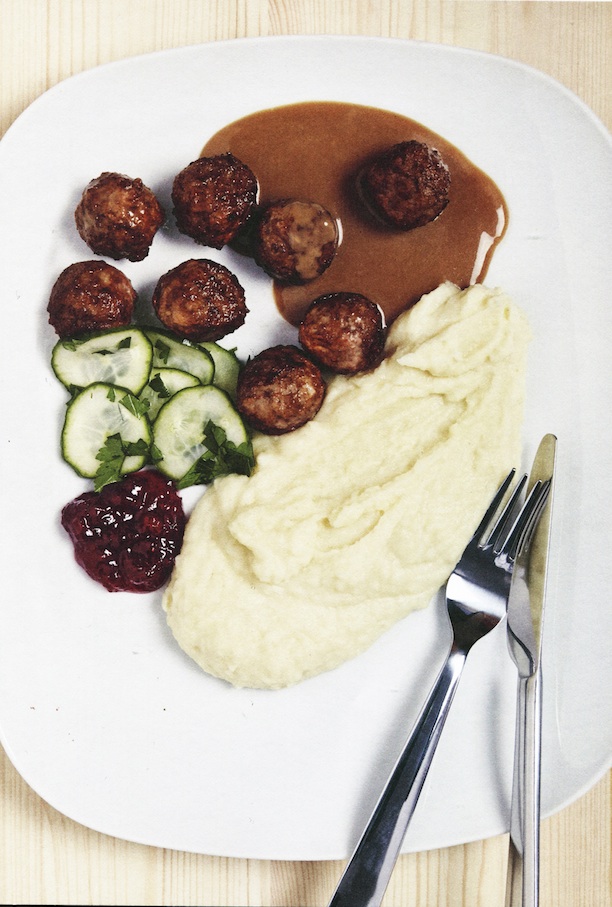 لوحة سويدية من كرات اللحم